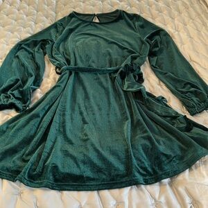 3 for 30$ Cupshe emerald green belted dress. nwt